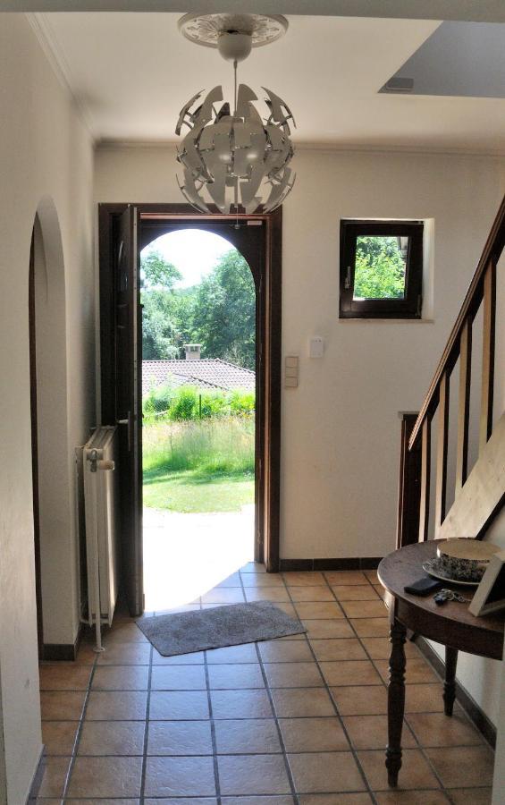 Suite Familiale Avec 2 Chambres Dans Une Villa - Quartier Vert Et Boise - 5 Kms De Ναμούρ Εξωτερικό φωτογραφία