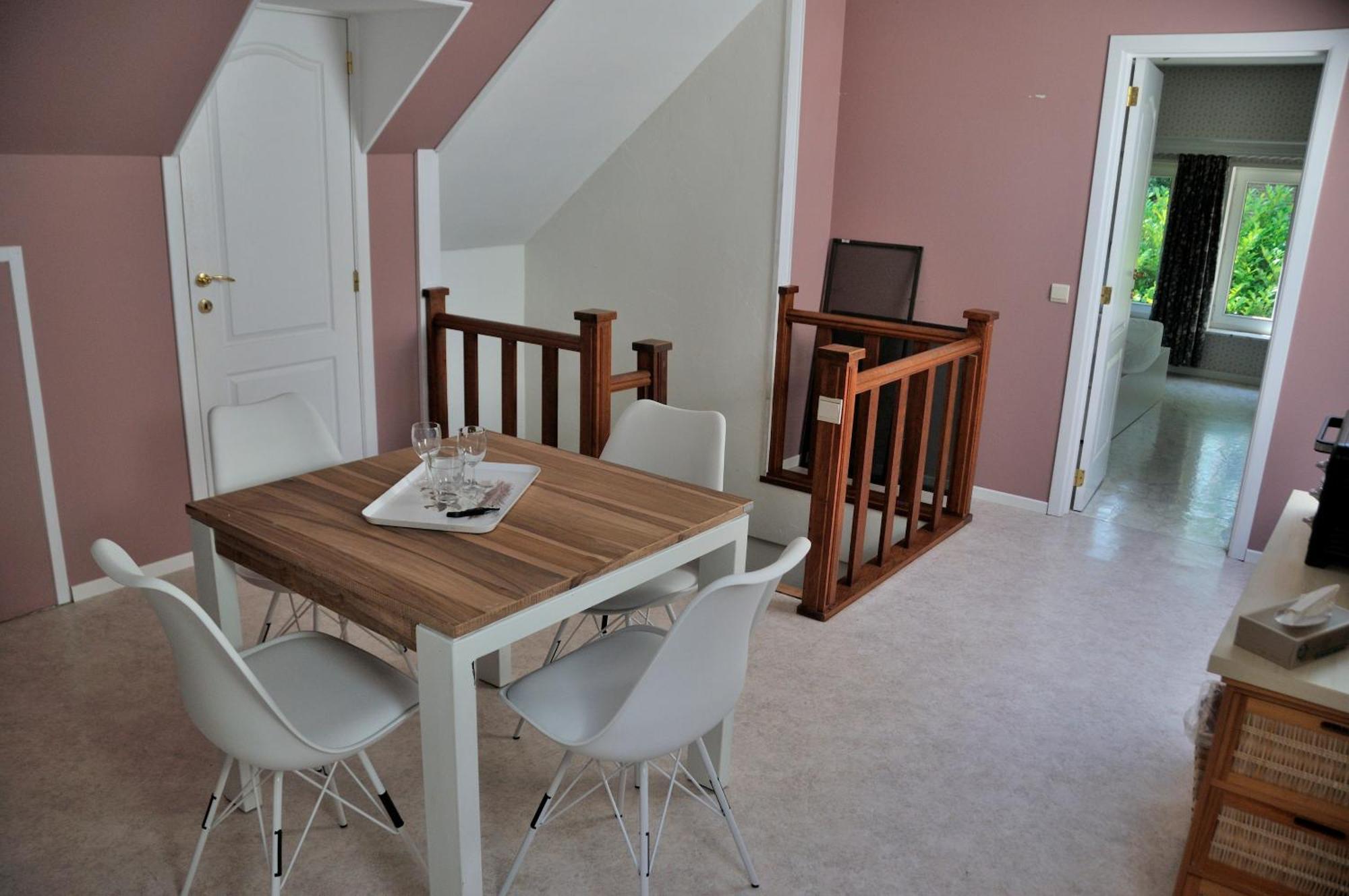 Suite Familiale Avec 2 Chambres Dans Une Villa - Quartier Vert Et Boise - 5 Kms De Ναμούρ Εξωτερικό φωτογραφία